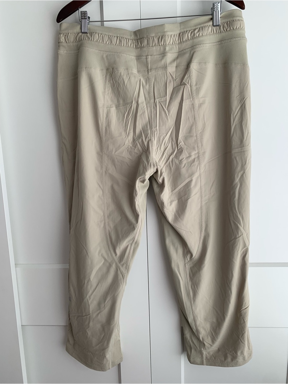 Lululemon cargo pant lined size 14 cropped - Picture 2 of 7